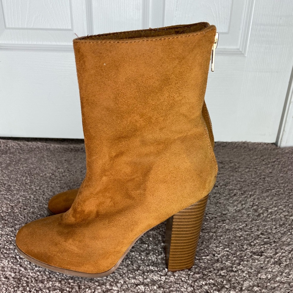 Camel booties